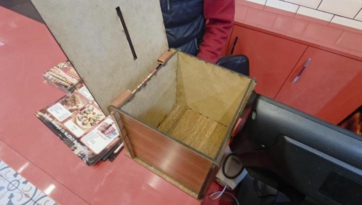 İstanbul- Beylikdüzü'nde dakikalar içinde 3 farklı iş yerinden hırsızlık yapan çocuklar kamerada