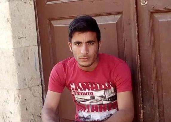 Kamyonla geri manevra yaparken kardeşini ezerek ölümüne neden oldu