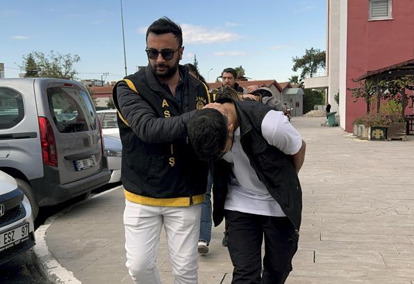 Sevgilisinin eski erkek arkadaşını öldürdü, balkondan atlayıp kaçmak isterken yakalandı