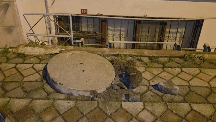 İstanbul - Sultangazi'de sokakta rögar tıkandı; 3 katlı binanın bodrum katını su bastı