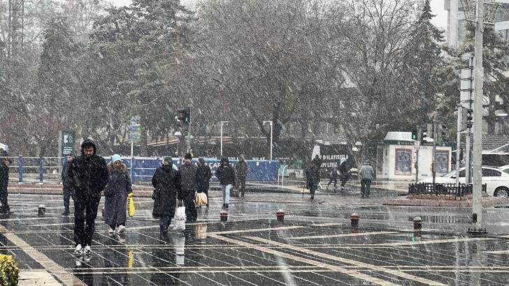 Kayseri'de kar yağışı etkili oldu
