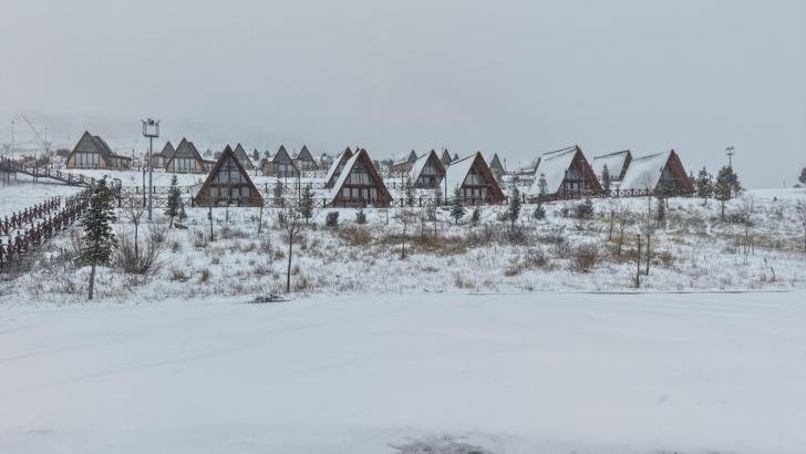 Yıldız Dağı, kar yağışıyla beyaza büründü