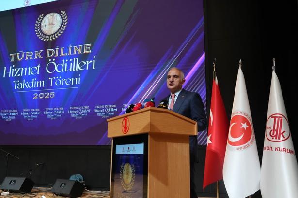 'Türk Diline Hizmet Ödülü' sahiplerini buldu