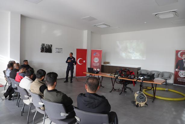 Hakkarili itfaiyeciler, Mersin’de eğitim aldı