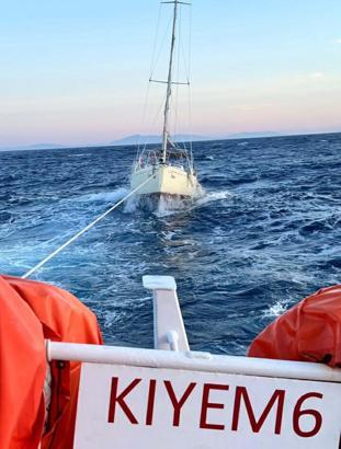 Datça'da sürüklenen tekne kurtarıldı