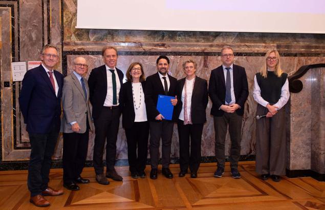 Zürih Üniversitesi'nden Dr. Humayun Kakar'a 'Kalp Yetersizliği Uzmanı' unvanı