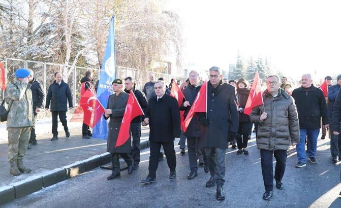ERÜ öğretim üyeleri 17 Aralık'taki terör saldırısında şehit olan askerleri andı