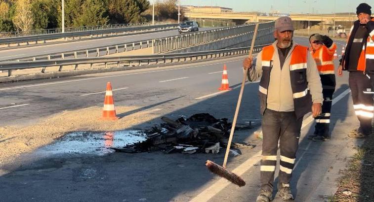 İstanbul - Başakşehir'de trafik kazası: 1 ölü 2 ağır yaralı -1