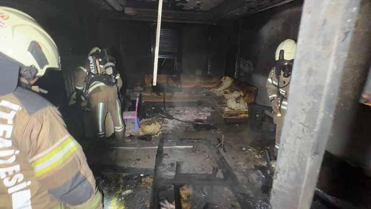 Avcılar'da evde çakmakla oynayan çocuklar yangın çıkardı