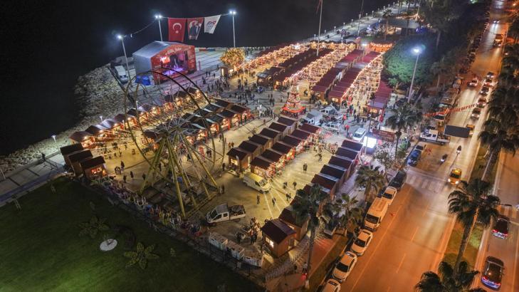 Mersin’de yılbaşı coşkusu yılbaşı pazarında yaşanıyor
