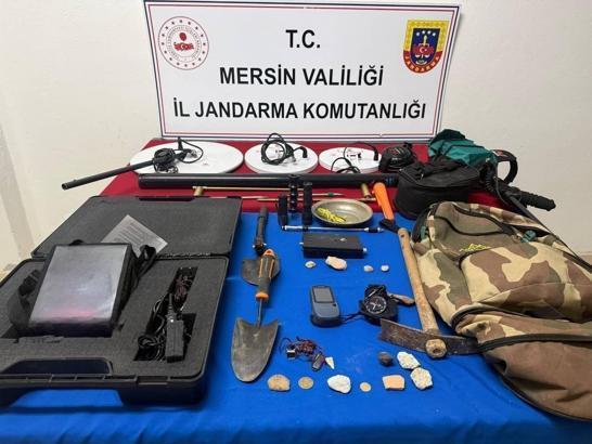 Mersin’de kaçak kazı yapan 3 şüpheli yakalandı