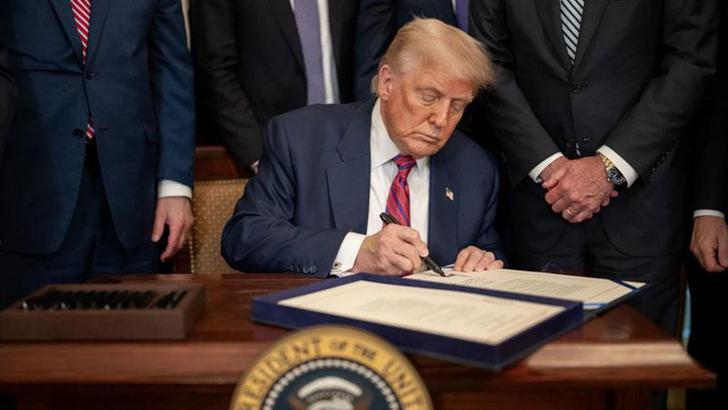 Trump, 901 milyar dolarlık savunma bütçesini imzaladı