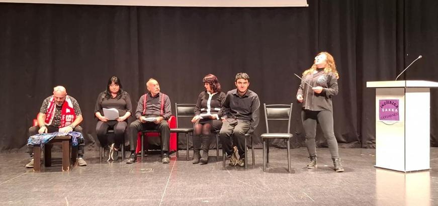 Antalya'da 'Şakka Olmalı' kahkaha attırdı