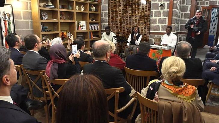 Türkiye'nin Afrika Büyükelçileri, Afrika El Sanatları ve Kültür Evi'ni ziyaret etti