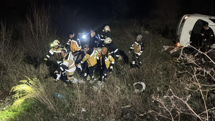 Otomobil şarampole devrildi; 1 yaralı