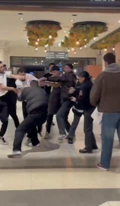İstanbul- Maltepe’de AVM’de çıkan kavga kamerada