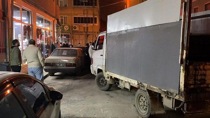 Bursa'da park halindeki 3 araca çarpıp kaçan kamyonetin alkollü sürücüsü, yakalandı