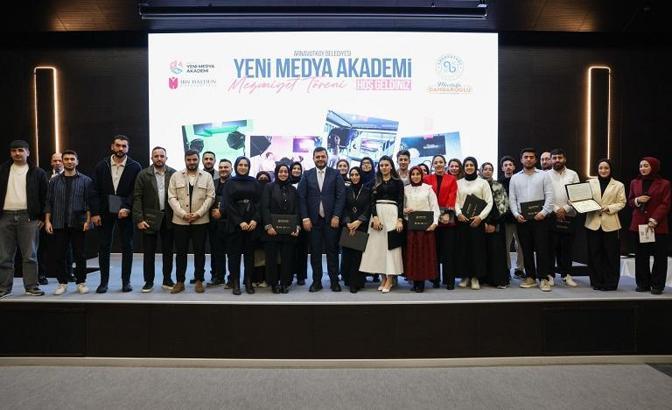 Arnavutköy Belediyesi Yeni Medya Akademi’de ilk mezunlarını verdi