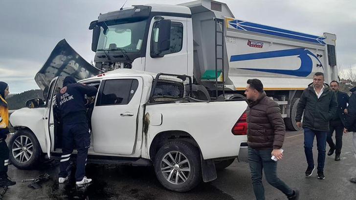 Tokat’ta kamyonet, kamyonla çarpıştı; 1 ölü, 2 yaralı