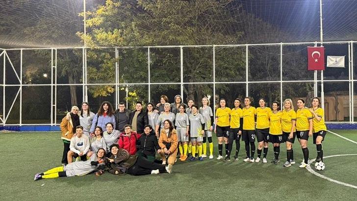 Kadın futbolunda dostluk buluşması