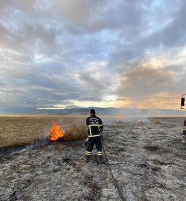 150 dönüm arazi yandı