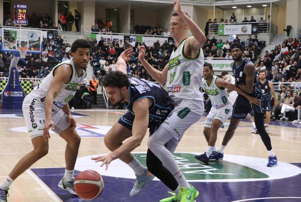 Merkezefendi uzatmada yıkıldı