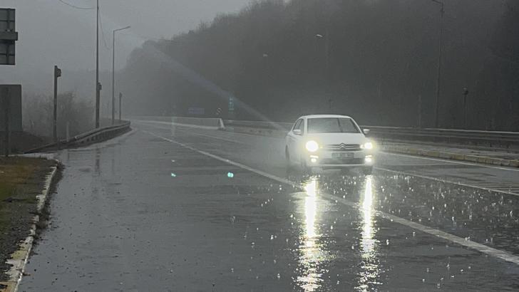 Bolu Dağı’nda sağanak yağmur etkili oldu