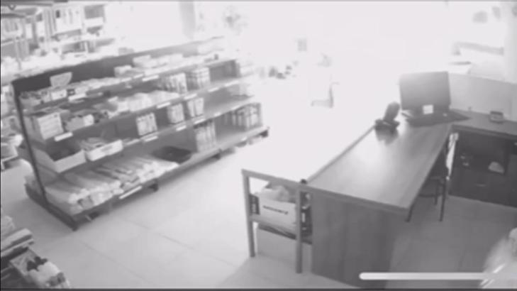 İstanbul - Şile’de oğlunun borcu için babasını tehdit edip iş yerine patlayıcı attılar: Oğlunu gömeceğiz dükkanını havaya uçuracağız