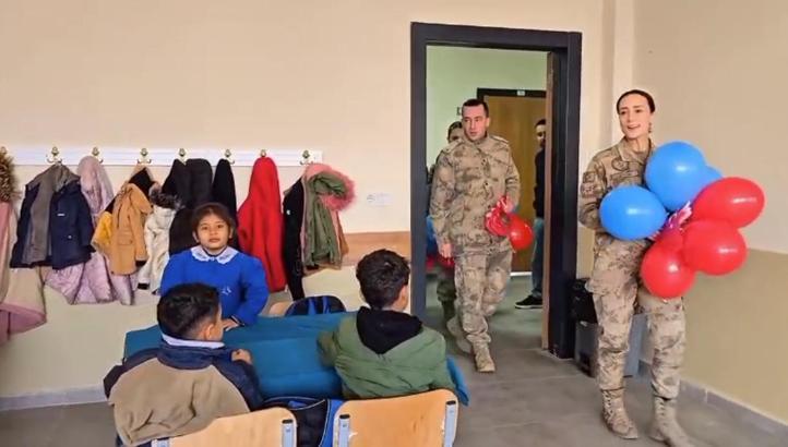 Jandarmadan ilkokulda Yerli Malı Haftası kutlaması