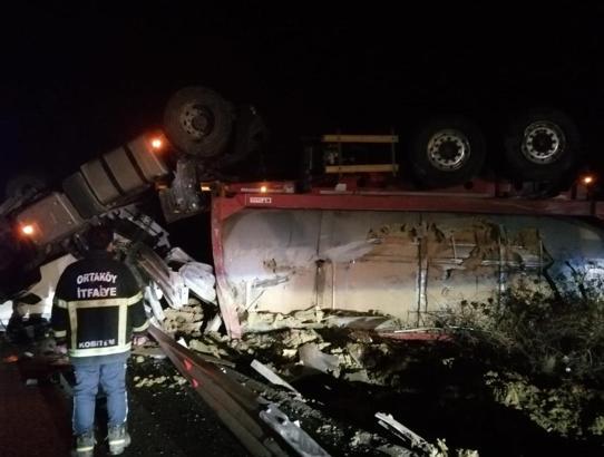 Aksaray'da tanker devrildi: 1 yaralı