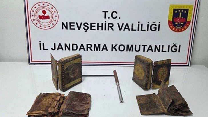 Nevşehir’de tarihi eser niteliği taşıdığı değerlendirilen 2 Tevrat ele geçirildi