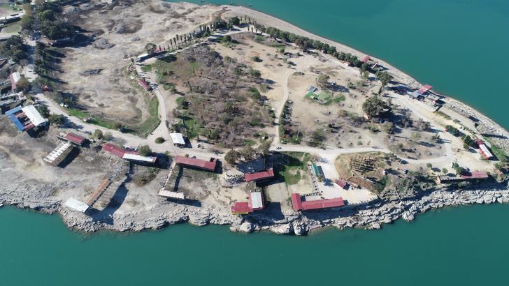 Adana'da adadaki kaçak işletmelerin yıkımı için işlem başlatıldı, bazı kişiler direnip iş yerlerini yaktı / Ek fotoğraflar