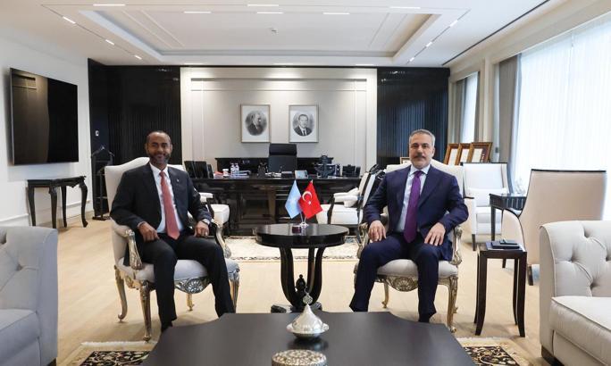 Bakan Fidan, Somali Limanlar ve Deniz Ulaştırma Bakanı Nur ile görüştü