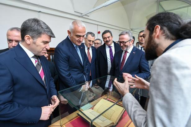 Bakan Ersoy: 8 yılda 221 yeni kütüphane hizmete açıldı, üye sayımız 7,6 milyona ulaştı (2)