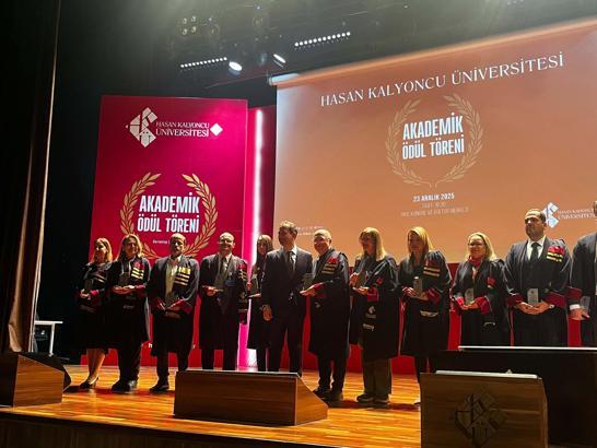 Hasan Kalyoncu Üniversitesinde başarılı akademisyenlere ödül