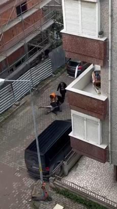 İstanbul- Avcılar’da sopalı ‘gürültü’ kavgası kamerada