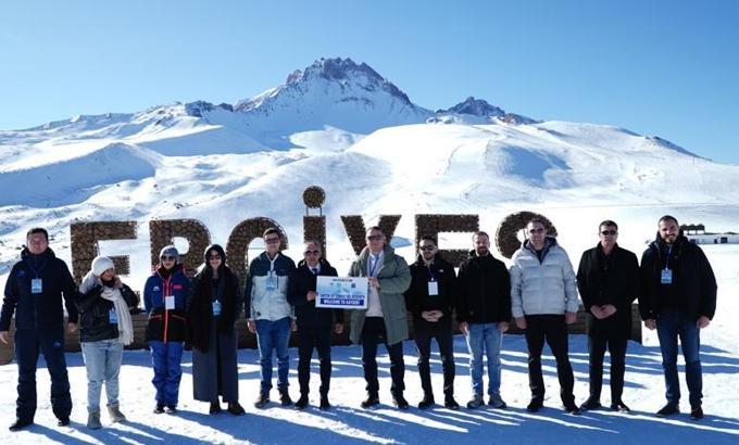 Türk Kayak Merkezleri Birliği’nin toplantısı Erciyes’te yapıldı