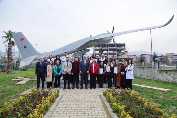 Canik Belediyesi’nden yapay zekâ öğrenen kadınlara sertifika töreni