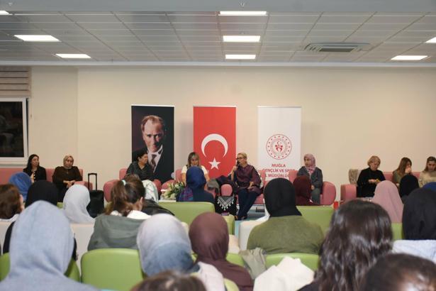 Sumud aktivistleri Muğla'da gençlerle buluştu