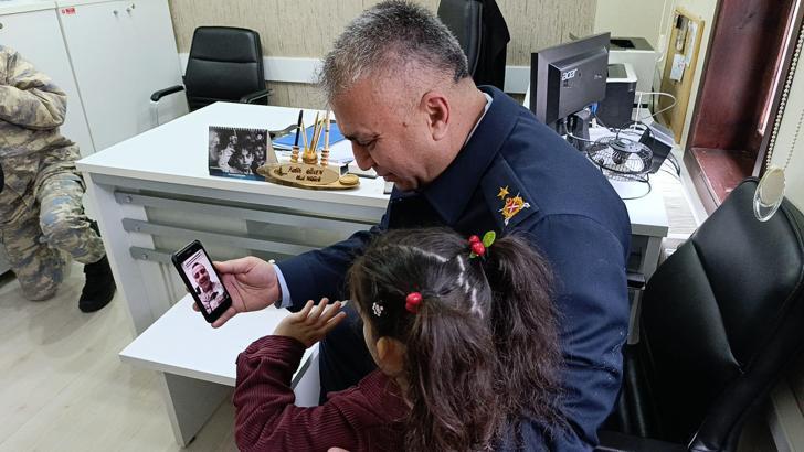 Asker babasını özleyen Asel'e, Tuğgeneral Serin'den sürpriz