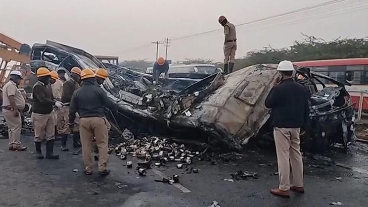 Hindistan’da kaza: 9 ölü, 21 yaralı