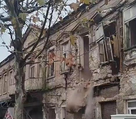 Edremit’te tarihi handan parçaları koptu