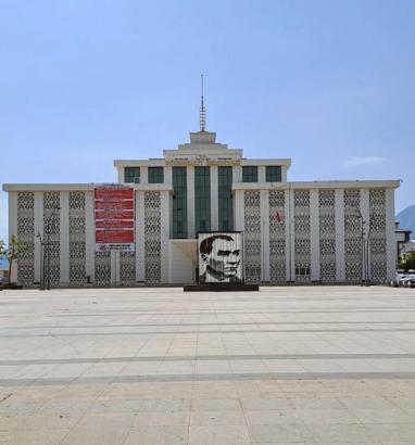 Döşemealtı Belediyesi'ne 'yolsuzluk' operasyonu; 10 gözaltı