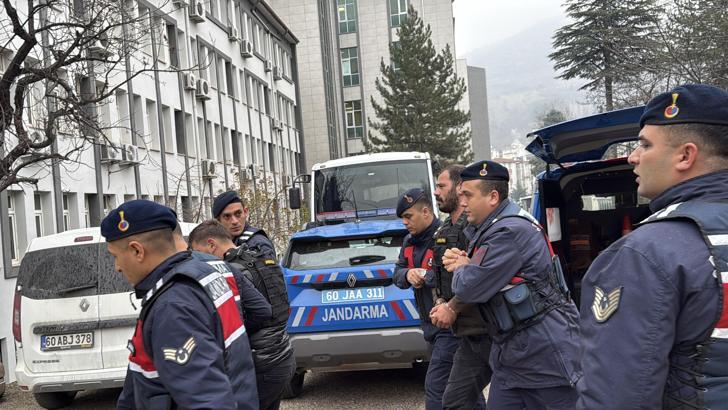 Tokat'ta 2 kişinin öldüğü silahlı kavganın şüphelileri adliyede