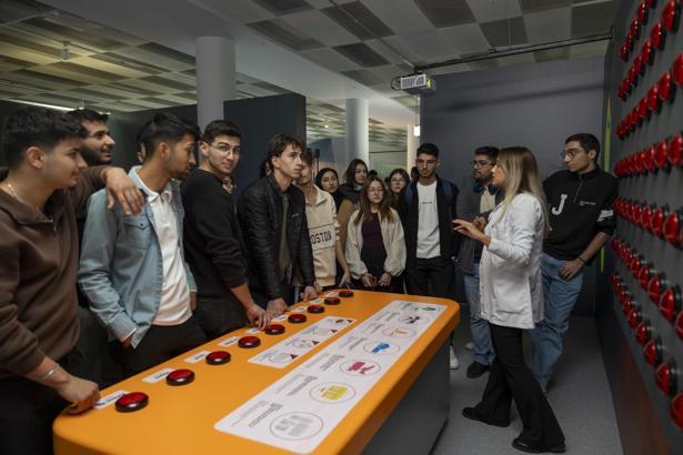 Büyükşehir Mercan Bilim Merkezi, Tarsus Üniversitesi öğrencilerini ağırladı