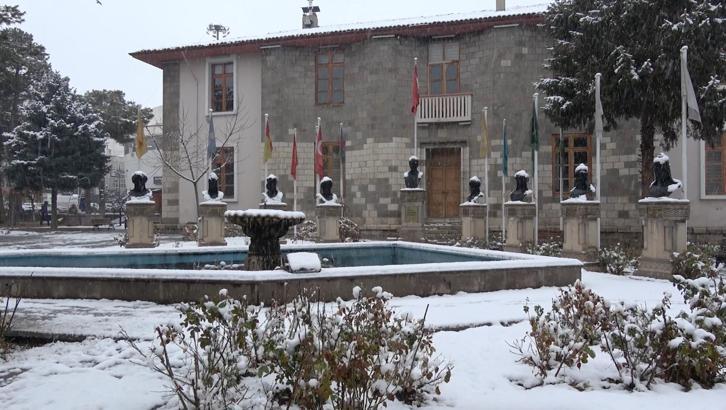 Erzincan'da kar yağışı