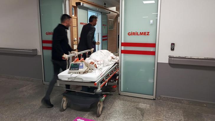 Boşanma aşamasındaki eşini eve kadar takip edip bıçakladı