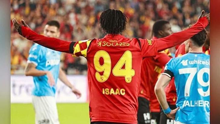 Isaac Solet'ten Göztepe paylaşımı geldi