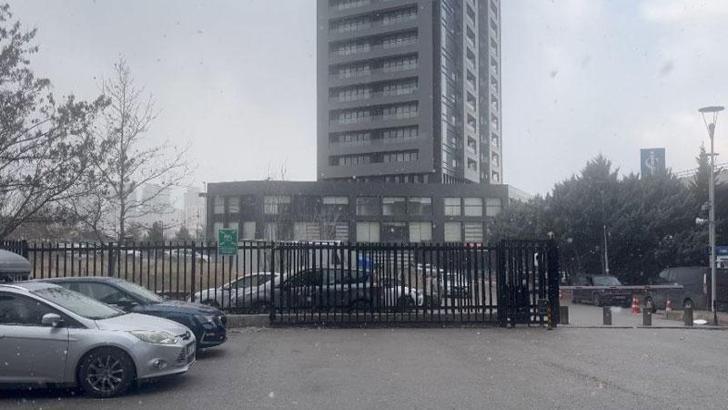 Ankara'ya mevsimin ilk karı düştü