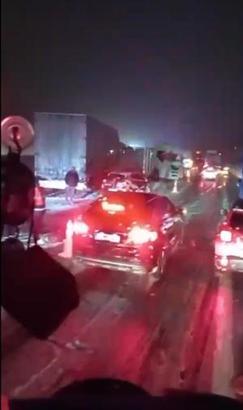 Bolu Dağı Tüneli çıkışında 6 aracın karıştığı zincirleme kaza kamerada